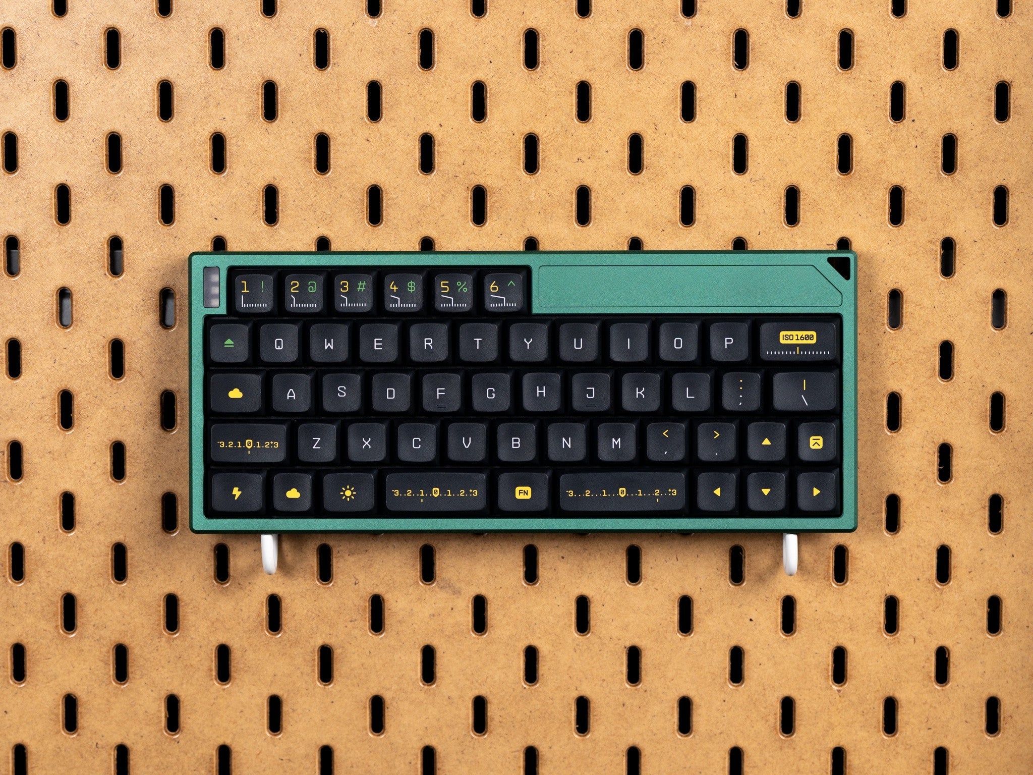 Bullet Train - 40% Low Profile Wireless V4N4G0N Mechanical Keyboard - MonacoKeys
