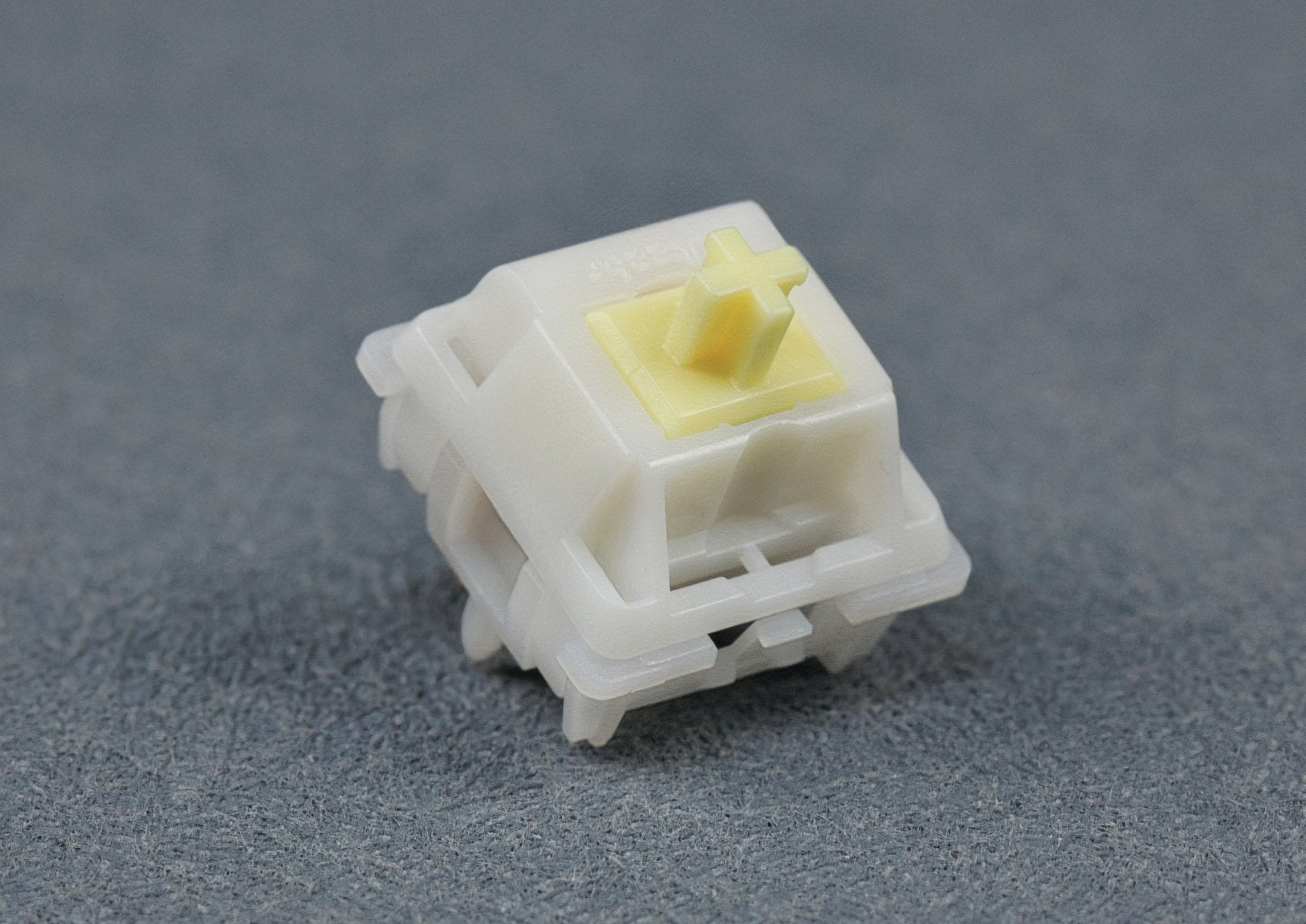 Gateron Snowy Yellow Tactile Switches (10 Stück) - MonacoKeys