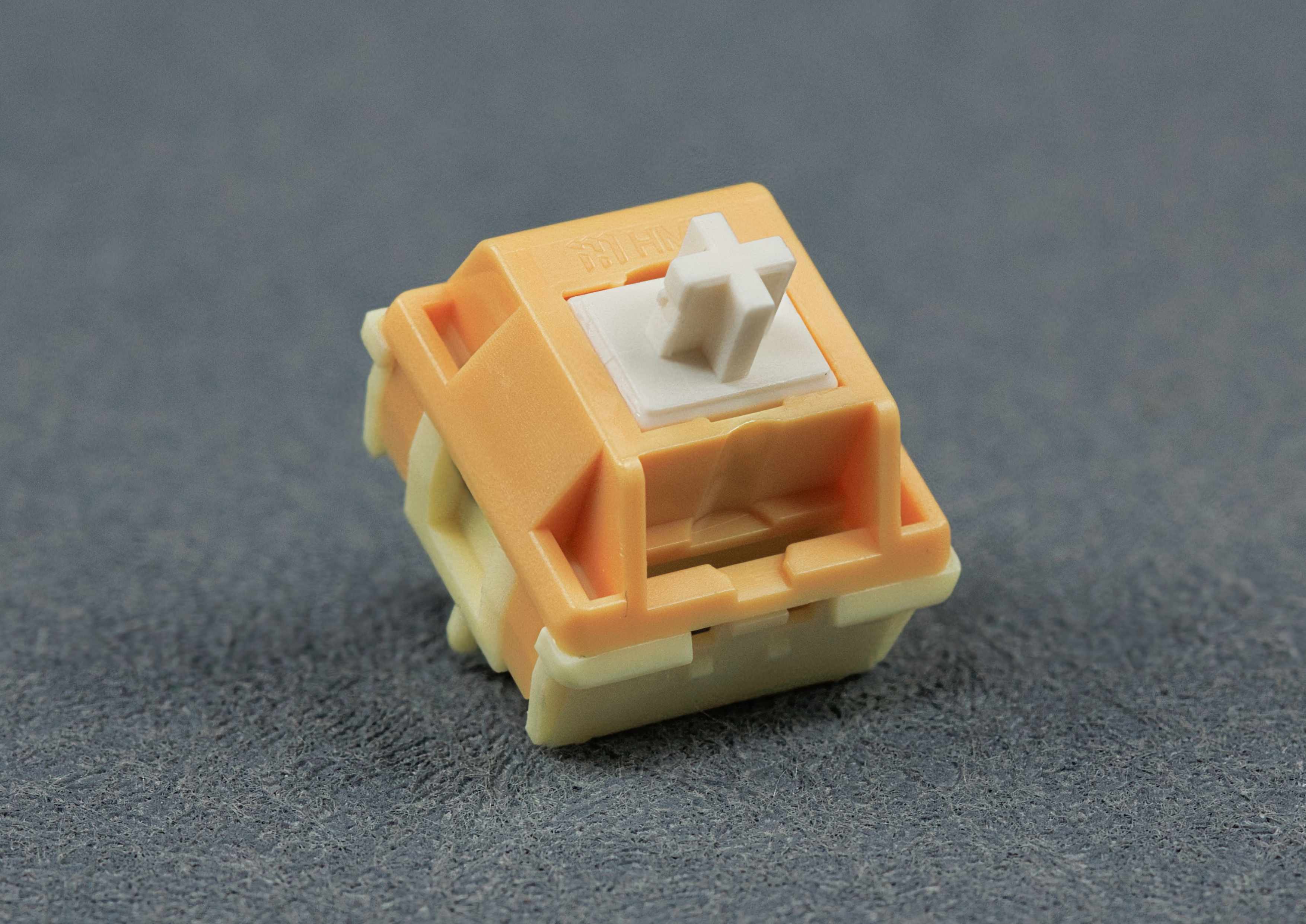 HMX Egg Yolk Linear Switches (10 Stück) - MonacoKeys