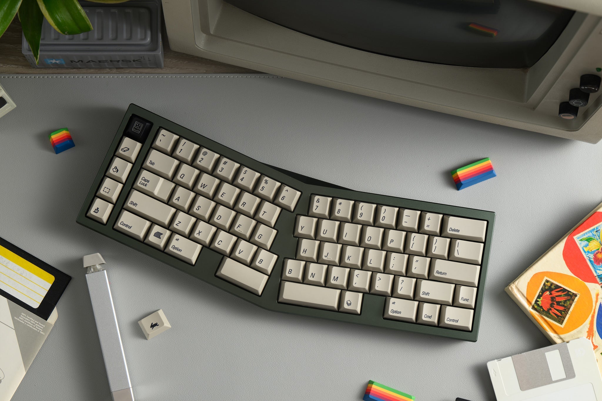 PBTFans 1984 R2 - Dye-Sub PBT Keycap Set - MonacoKeys