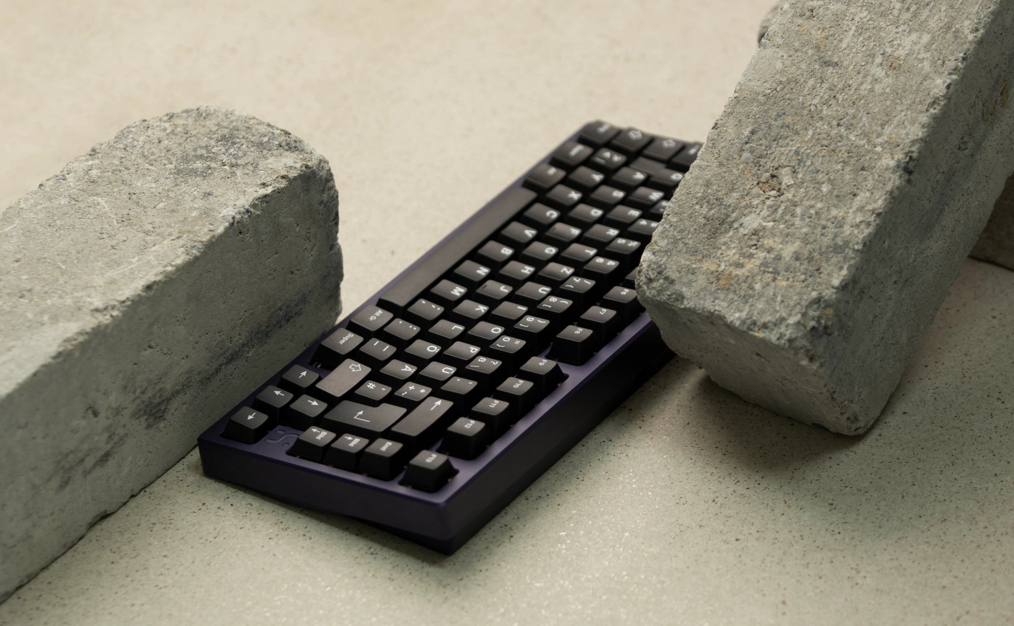 White on Black Keycap Set ( ISO - DE / ANSI - DE ) - MonacoKeys