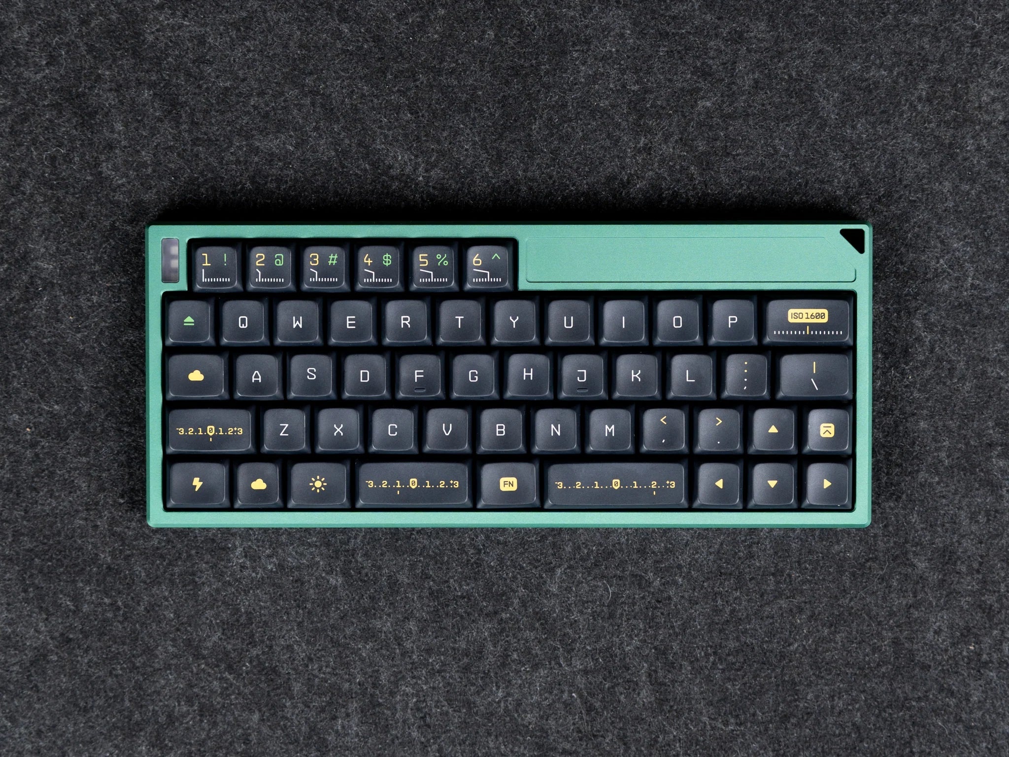 Bullet Train - 40% Low Profile Wireless V4N4G0N Mechanical Keyboard - MonacoKeys