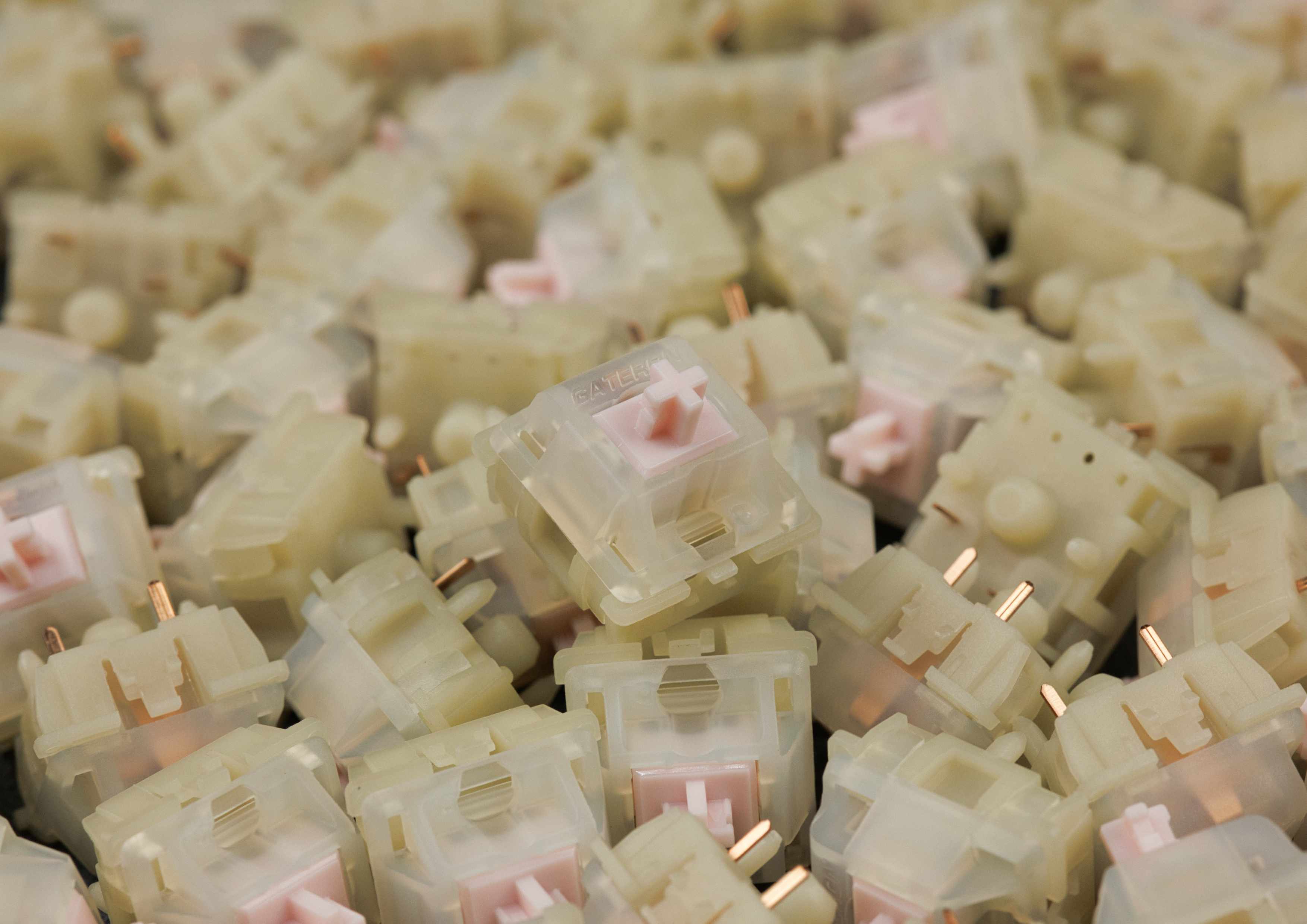 Gateron Milky Pink Pro KS-3X1 Silent Linear Switches (10 Stück) - MonacoKeys