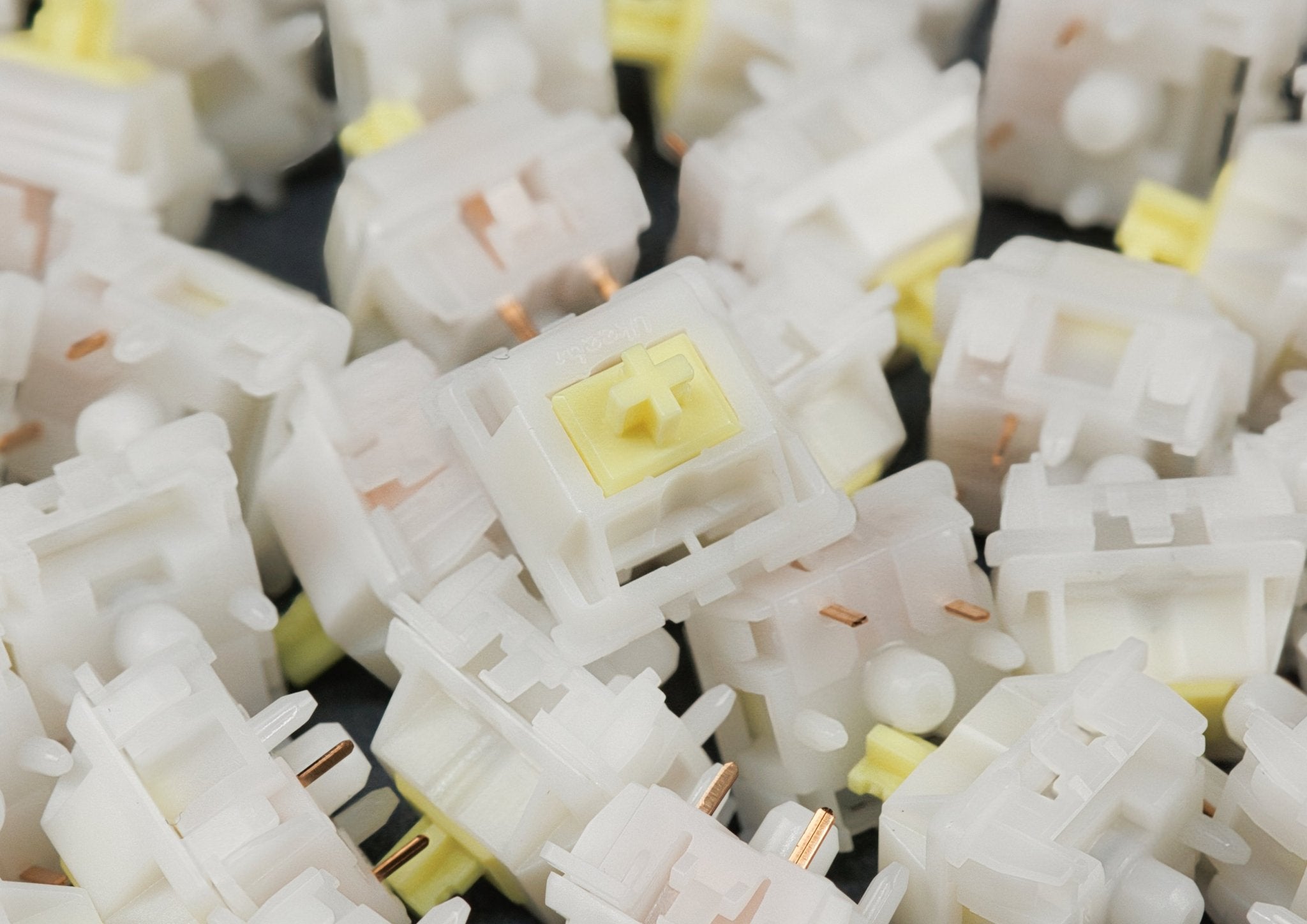 Gateron Snowy Yellow Tactile Switches (10 Stück) - MonacoKeys