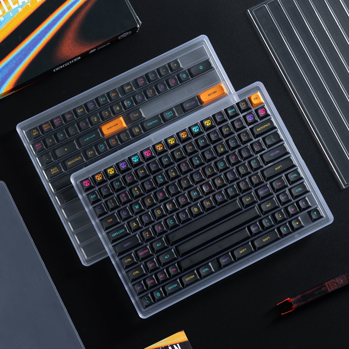 KBDFans Dual Layer Keycap Tray: zwei befüllte Ebenen nebeneinander mit Alphas und Modifiern