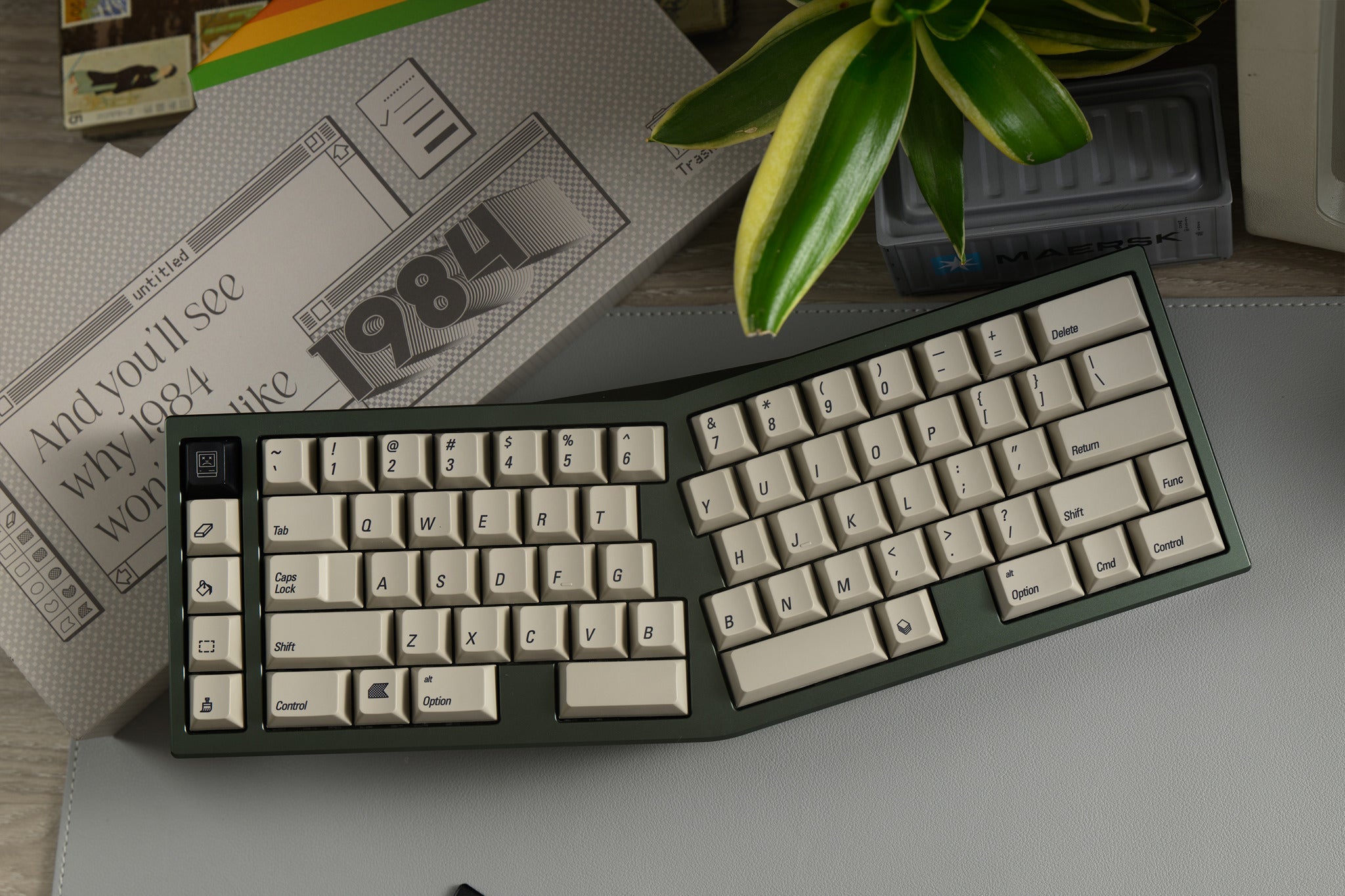 PBTFans 1984 R2 - Dye-Sub PBT Keycap Set - MonacoKeys